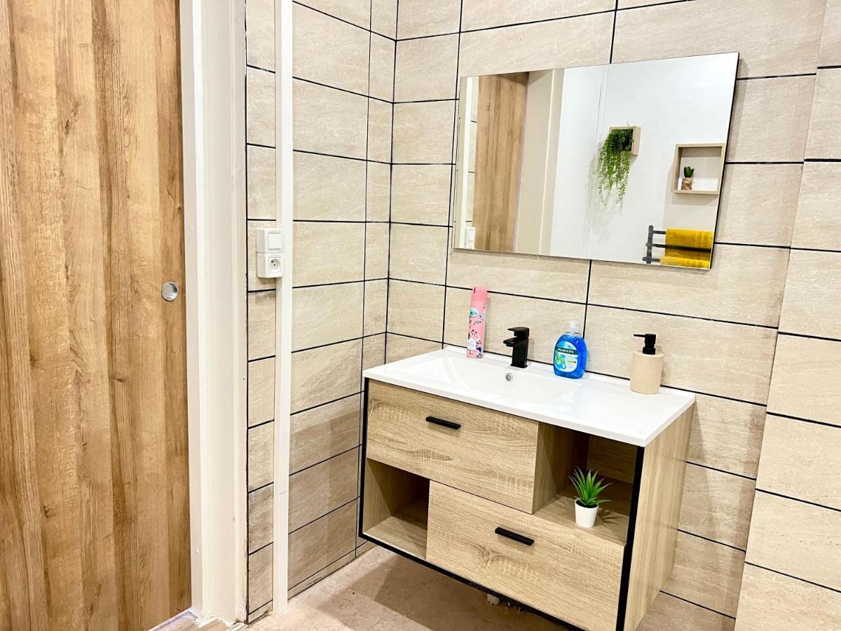 ~ Le Riad ~ Studio 1/4 Pers, Porte Du Futuroscope Chasseneuil-du-Poitou Ngoại thất bức ảnh